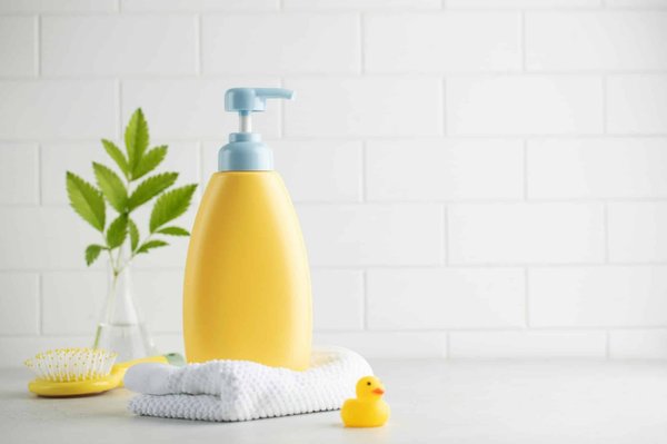 Produit cosmétique et de soins pour enfant : comment conserver un flacon ?